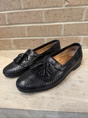 Santoni mens 9 D black leather tassel loafer slip on dress shoes EUC